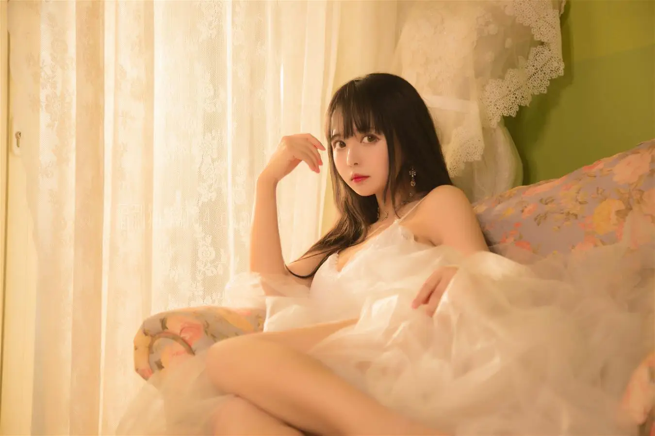 福利姬【黑猫猫OVO】 少女写真 [26P]