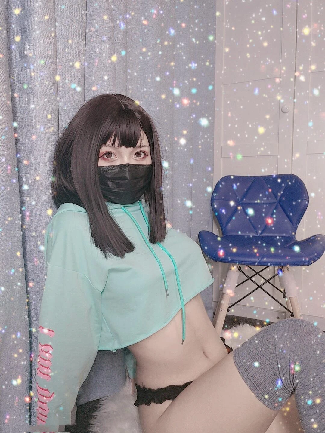 【白袜袜格罗吖】黑色丁字裤[70p]