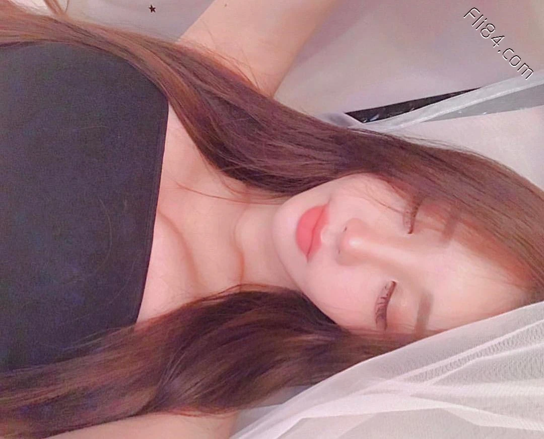 韩国仙女姐姐bhabiesol真人版娜美身材撑爆衣服