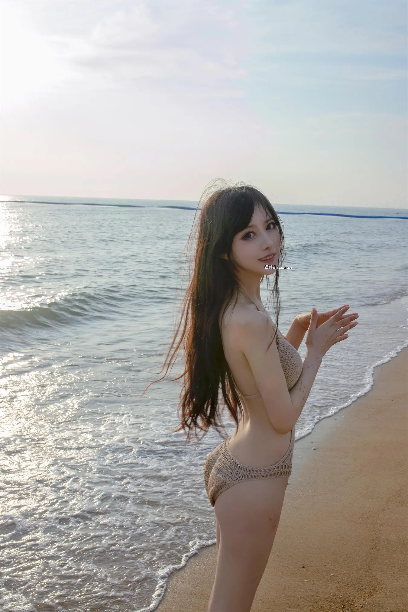 福利姬Shika小鹿鹿 夏色彼女真爱版电子 [16P]