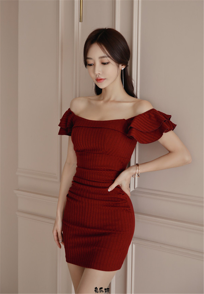 孙允珠：锡耶纳干邑醇香螺纹蝴蝶衣裙