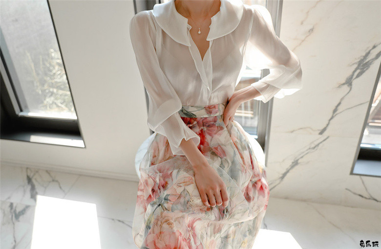 孙允珠：蜜沁娇蕊红菱雪纺婉约公主裙