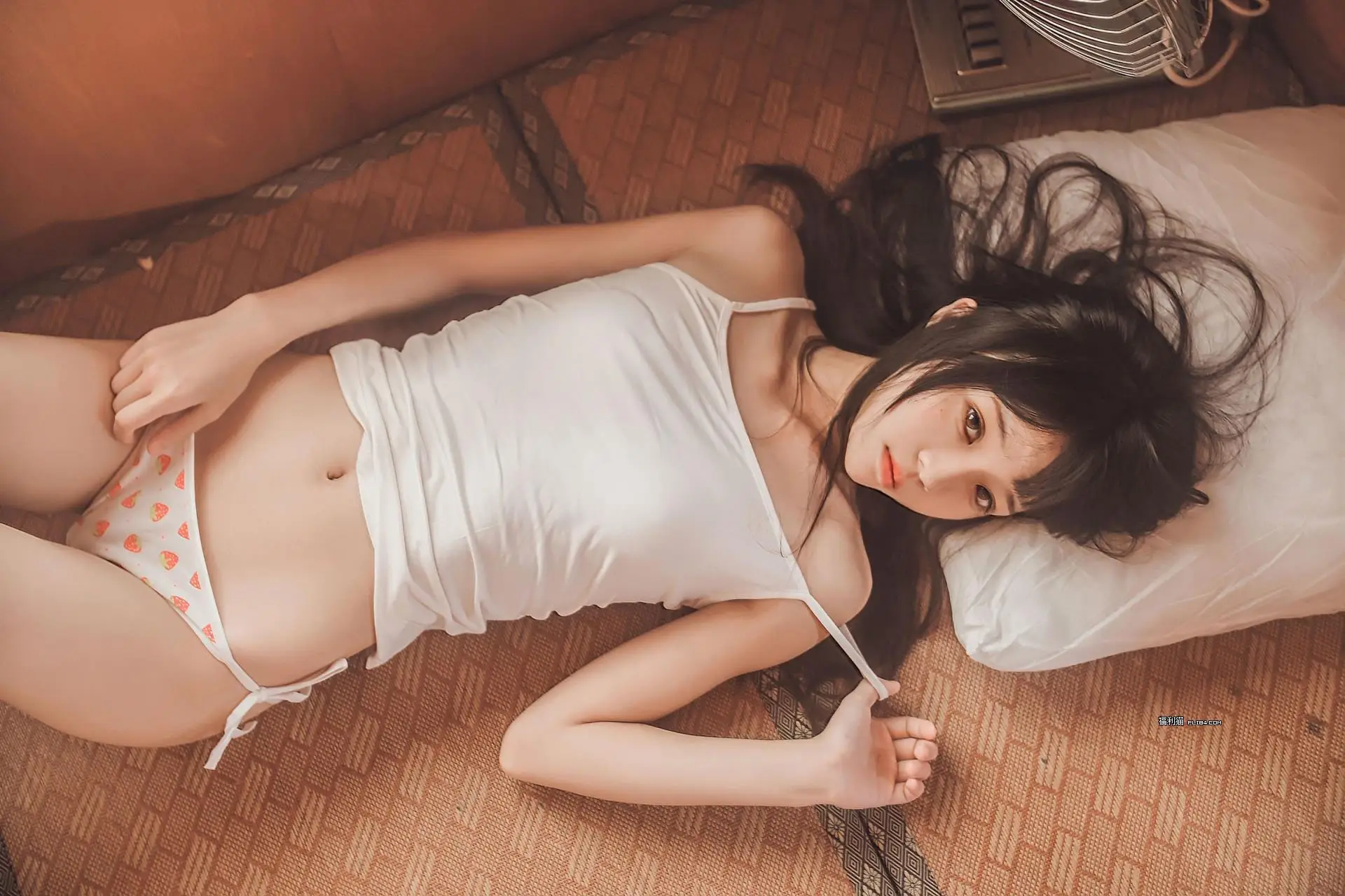 小表妹说乡下好热噢...-樱桃喵[143P]