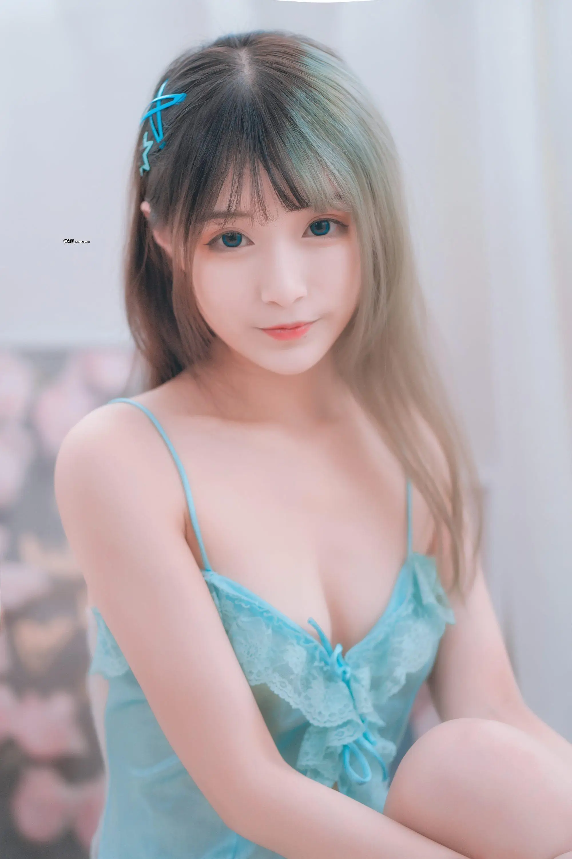 福利姬铁板烧鬼舞w《露背》[20P]