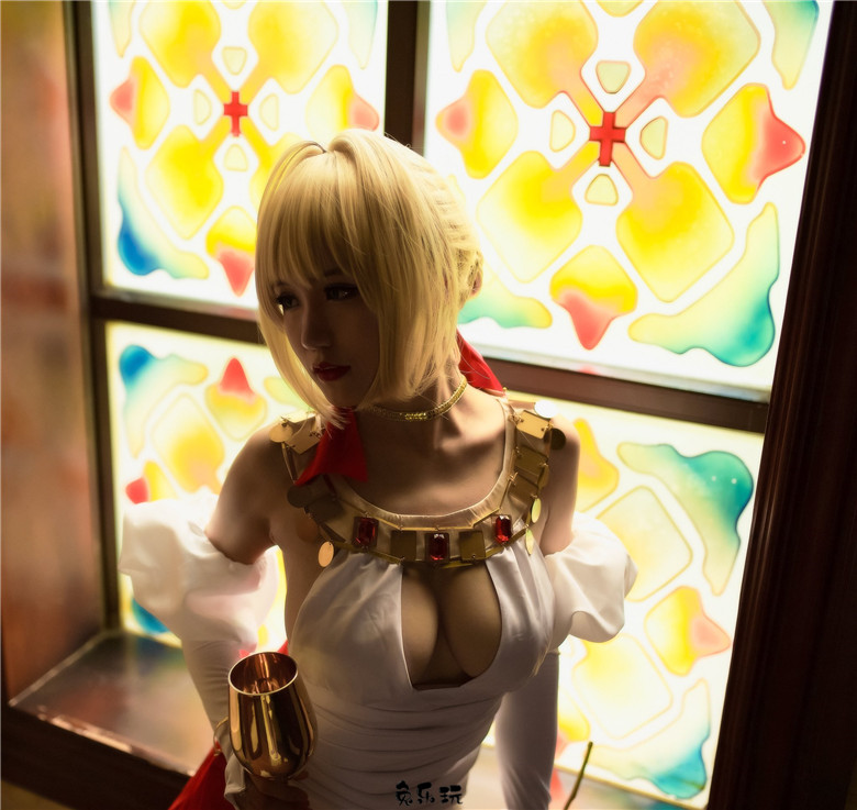 球迷的福音！微博动漫博主小仓千代w图集好胸好颜好性感！