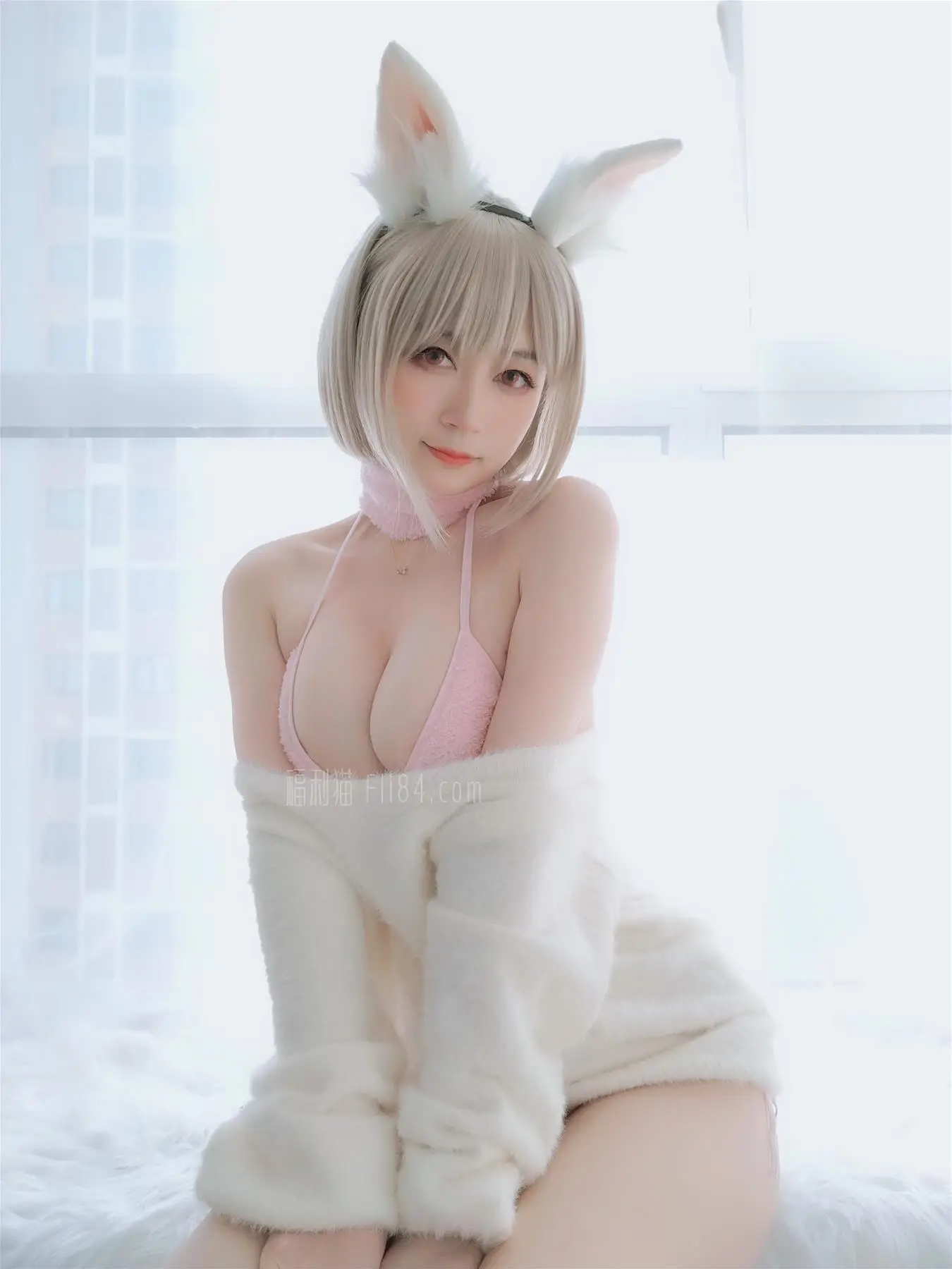 【Coser小姐姐白银】 小白兔 [105P]